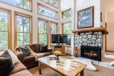 Image de Updated 3 Bedroom 3 Bathroom Snowcreek Phase V #884, Sleeps 6
