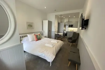 The Lighthouse Studio Apartment @ Sunnybeach is ideal for a couple with many attractions nearby, you