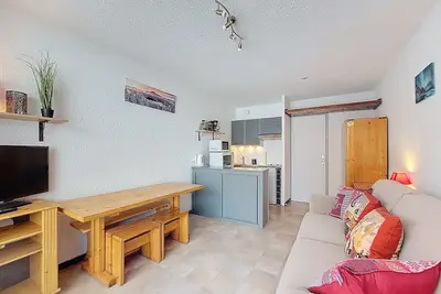 Image de Studio proche des pistes et commerces, balcon exposé Sud, capacité 4 personnes