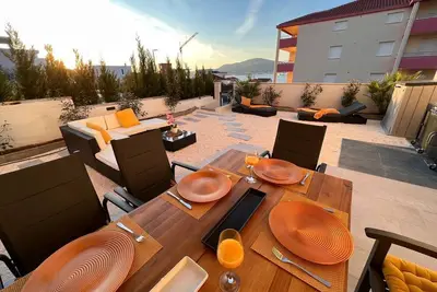Image de Sunshine Deluxe 80 m² apartment with 2 pools + 50m2 garden lounge and outdoor area