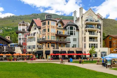 Image de Arrabelle Condo by InvitedHome | Golf, Pool, Hot Tub, Patio, Near Vail Best Hike