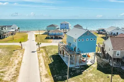 Take a Sandy Pause – Beach Vibes Meet Modern Edge!