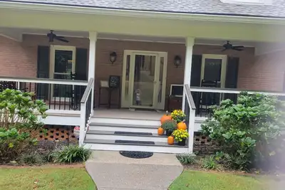Image de Cozy Country Home with 5 Bedrooms 4 Baths and Swimming Pool