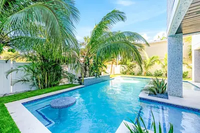 Image de Spacious Home with Pool, Spa, and Putting Green!