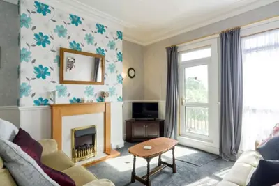 Image de Charming 1 bedroom flat with a partial sea view