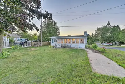 Image de East Tawas Cabin w/ Lake Huron Access & Views