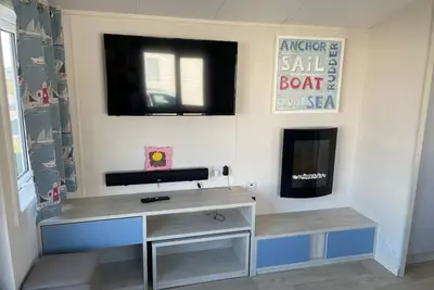 Image de Beautiful modern Gold 3 bedroom caravan
