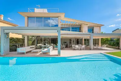 Image de Villa Agusmar avec vue sur la mer, piscine et Wi-Fi.