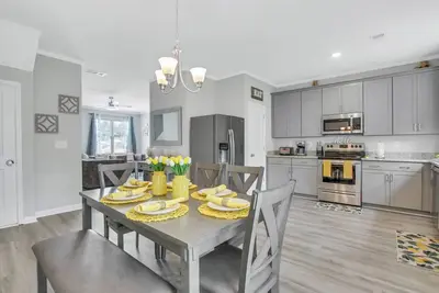 Image de Clean Townhome - 8 mins Atl airport - 15 mins Tyler Perry Studios