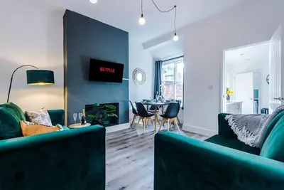 Image de Modern home, ideal for business & groups, sleeps 7