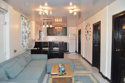 Image de Apartment Luxe Next to Malls Central Location