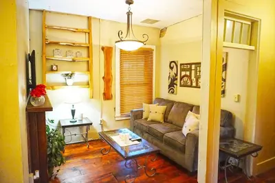 Image de Genevieve's Place in Historic Roscoe Village