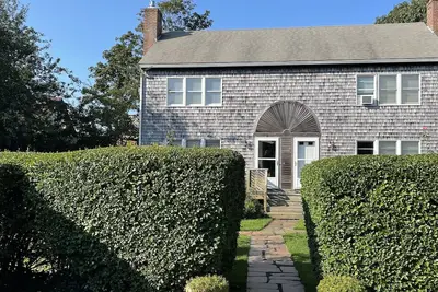 Image de Peaceful 2bdr townhouse nestled in a beautiful courtyard
