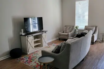 Image de New! Coastal Cottage. Live, Work, & Play like you're on Vacation everyday.