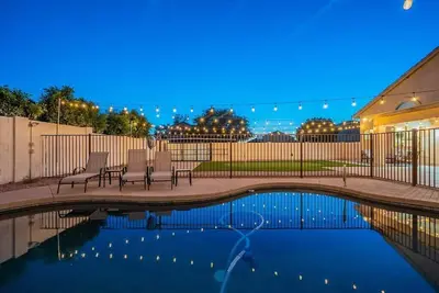 Image de Sleeps 11 with pool and putting green!