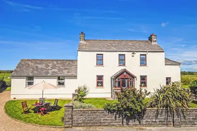 Image de 3 chambres à coucher à Croesgoch