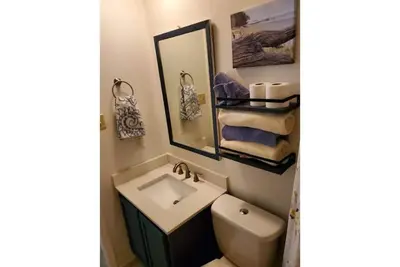 Image de Updated & Cozy 3/2 in Downtown Historic St Marys
