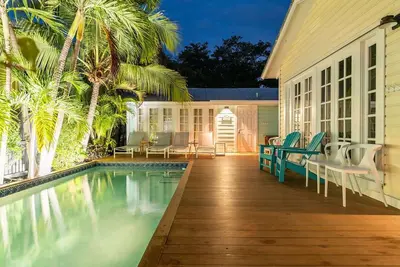 Image de Cottage in Old Town Key West w/ Pool, Parking and Privacy. One block from Duval!