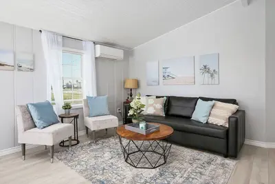 Image de Cute, Cozy and Clean cottage by the Sea! Golf cart fun.