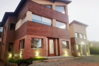 Image de Suite Family: Hidromasaje, Ducha Escocesa, Espejo Led Bluetooth, Vista al Lago! !