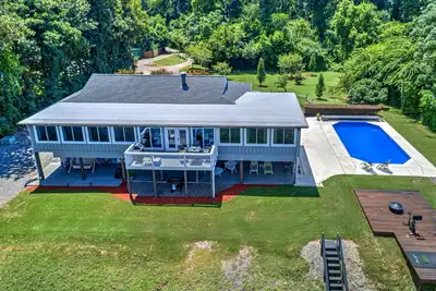 Image de Waterfront Haven~7 Mins to Masters~Pool~Kayak~Bbq