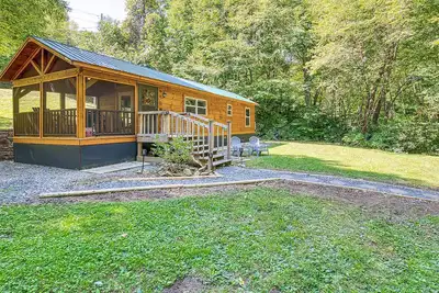 Image de New Cabin on the creek, catch your trout, firepit, and near ski resort