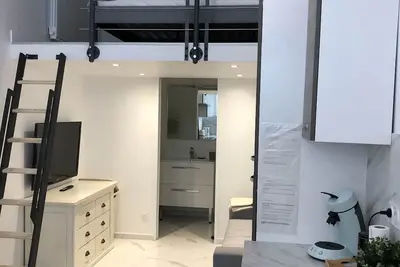 Image de Studio chaleureux rénové à neuf à Lyon 1er à proximité immédiate Place Rouville