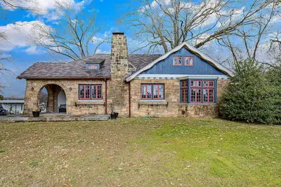 Image de Charming cottage with pool, patio, central Ac & fitness area