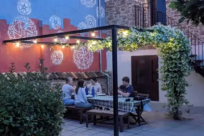 Image de Beautifully restored farmhouse in the centre of a mountain biking paradise