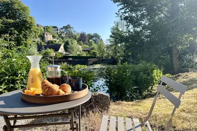 Image de Recently Renovated Riverside Sanctuary set in 5 Acres With 14 Meter Heated Pool
