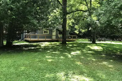 Image de Cozy Deeded Access Cabin on Pristine 5 Chain Lake (Maple Lake)