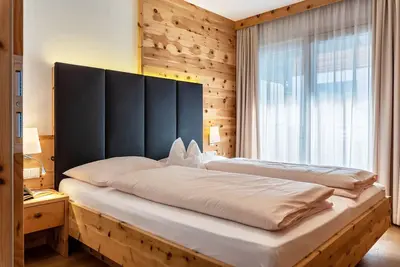 Image de Appartement supérieur 'Marialisa Apt Orchidee' avec vue sur la montagne, bain à remous et Wi-Fi