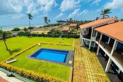 Image de An unique hotel by the Indian Ocean!