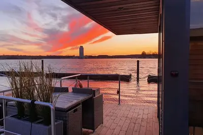 Image de Houseboat Fjord Dory with bio-sauna and roof terrace in Schleswig