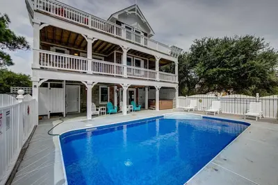 Image de Nh3322 Specials! Well-Maintained Home with Private Pool, Pets Ok, Near Beach!