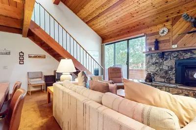 Image de Snowflower #87 (2-Bedroom Condo) with Mountain view - Pets Allowed by RedAwning