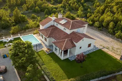 Image de Maison de vacances Sibenik pour 1 - 7 personnes avec 3 chambres à coucher - Maison de vacances