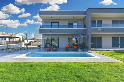 Image de Maison de vacances Peroj pour 1 - 6 personnes avec 2 chambres à coucher - Maison de vacances