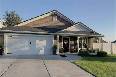 Image de Cozy Cottage Style Home In The Perfect Location