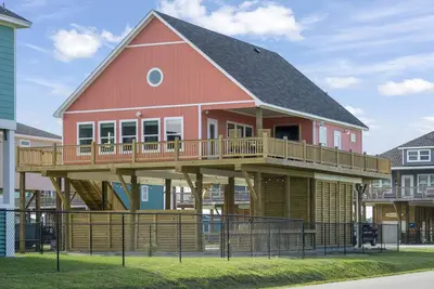 Image de Sleeps 20 + Walk to Beach + Family Friendly + Close to Everything