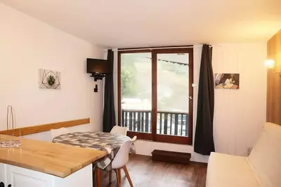 Image de Studio ausgestattet fĂĽr 4 Personen