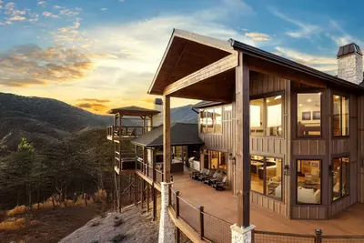 Image de Manna Mountain Lodge ~  Indoor Pool, XBox Room, Gaming Garage, Views & More!