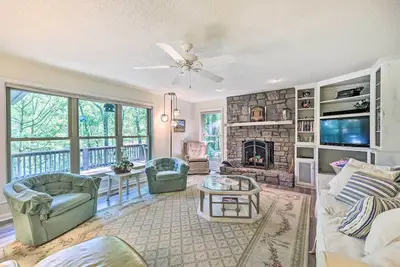 Image de Furnished Deck w/ Views: Hot Springs Cottage