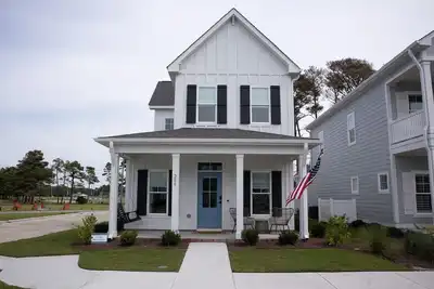 Image de Beautiful Beau Coast Home w/ Pool, Bikes, Ev Charger & Dock Access