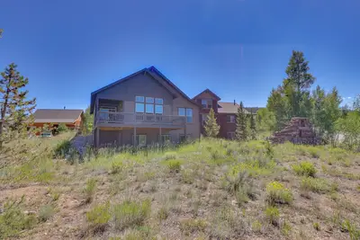 Image de Ski-In/Ski-Out: Pet-Friendly Granby Ranch Cabin!