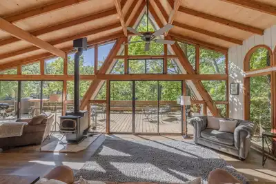 Image de Cardinal Hideout by Innsbrook Vacations!