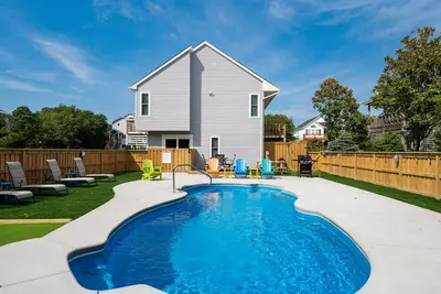 Image de Just Wright: Heated Pool, Soundside, close to beach & sound!