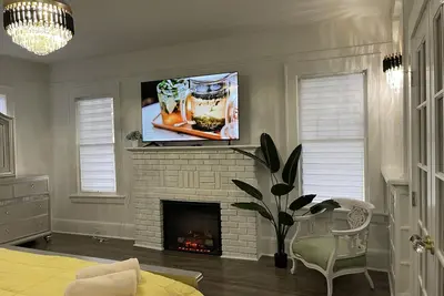 Image de ''By the river '' 2 homes 16 guests pool table game room private deck