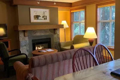 Image de Beautiful Embarc Resorts in Whistler-available Oct 28, 2023 - Oct 30, 2023 only!