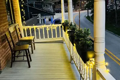 Image de Up On Main - a charming historic apartment in the heart of Eureka Springs